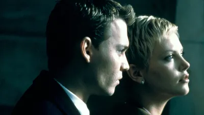 Astronotun Karısı izle